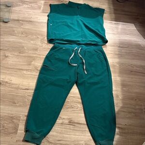 Figs Teal Sleeveless Top and Jogger Scrub Set